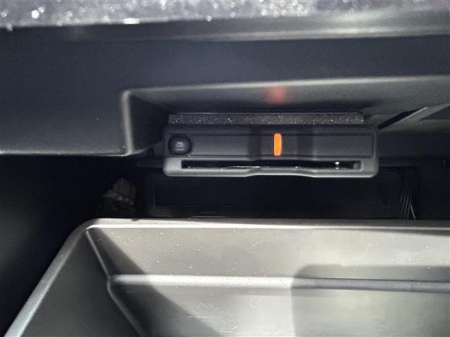 インプレッサスポーツ STIスポーツ アイサイトセーフティプラス 衝突軽減ブレーキ レーンキープアシスト 追従式レーダークルーズコントロール スマートリヤビューミラー リヤビークルディテクション ハイビームアシスト(7枚目)