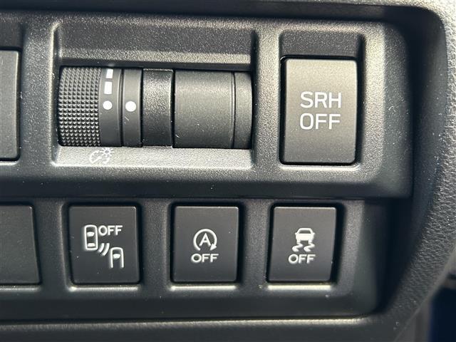 インプレッサスポーツ STIスポーツ アイサイトセーフティプラス 衝突軽減ブレーキ レーンキープアシスト 追従式レーダークルーズコントロール スマートリヤビューミラー リヤビークルディテクション ハイビームアシスト(17枚目)