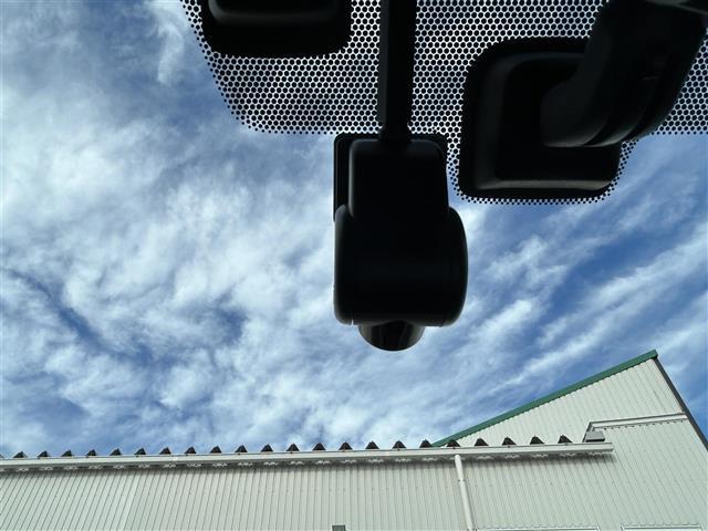 インプレッサスポーツ STIスポーツ アイサイトセーフティプラス 衝突軽減ブレーキ レーンキープアシスト 追従式レーダークルーズコントロール スマートリヤビューミラー リヤビークルディテクション ハイビームアシスト(20枚目)