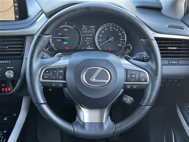 ＲＸ ＲＸ４５０ｈ　ブラックツアラー　純正ナビ　ＡＭ　ＦＭ　ＤＩＳＣ　ＵＳＢ　Ｂｌｕｅｔｏｏｔｈ　フルセグＴＶ　Ｌｅｘｕｓ　Ｓａｆｔｙ　Ｓｙｓｔｅｍ＋　パノラミックビューモニター　ヘッドアップディスプレイ　サンルーフ　専用内装　専用アルミ（6枚目）