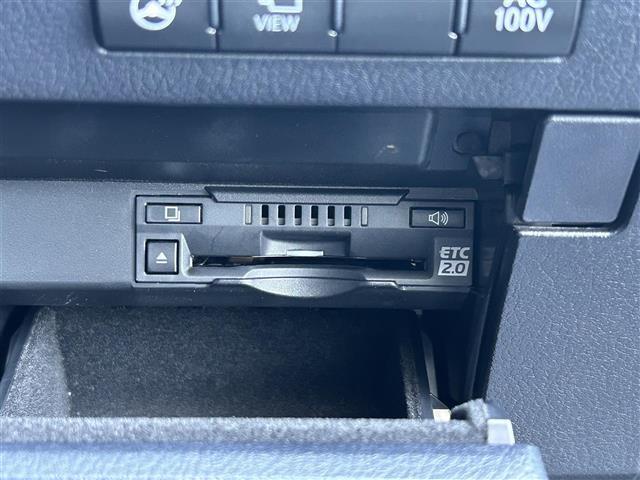 ＲＸ ＲＸ４５０ｈ　ブラックツアラー　純正ナビ　ＡＭ　ＦＭ　ＤＩＳＣ　ＵＳＢ　Ｂｌｕｅｔｏｏｔｈ　フルセグＴＶ　Ｌｅｘｕｓ　Ｓａｆｔｙ　Ｓｙｓｔｅｍ＋　パノラミックビューモニター　ヘッドアップディスプレイ　サンルーフ　専用内装　専用アルミ（14枚目）