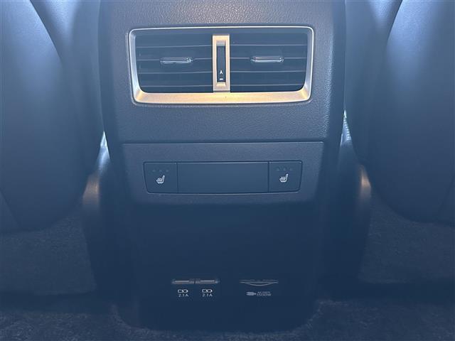 ＲＸ ＲＸ４５０ｈ　ブラックツアラー　純正ナビ　ＡＭ　ＦＭ　ＤＩＳＣ　ＵＳＢ　Ｂｌｕｅｔｏｏｔｈ　フルセグＴＶ　Ｌｅｘｕｓ　Ｓａｆｔｙ　Ｓｙｓｔｅｍ＋　パノラミックビューモニター　ヘッドアップディスプレイ　サンルーフ　専用内装　専用アルミ（20枚目）