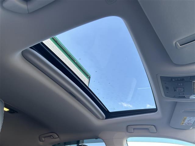 ＲＸ ＲＸ４５０ｈ　ブラックツアラー　純正ナビ　ＡＭ　ＦＭ　ＤＩＳＣ　ＵＳＢ　Ｂｌｕｅｔｏｏｔｈ　フルセグＴＶ　Ｌｅｘｕｓ　Ｓａｆｔｙ　Ｓｙｓｔｅｍ＋　パノラミックビューモニター　ヘッドアップディスプレイ　サンルーフ　専用内装　専用アルミ（22枚目）