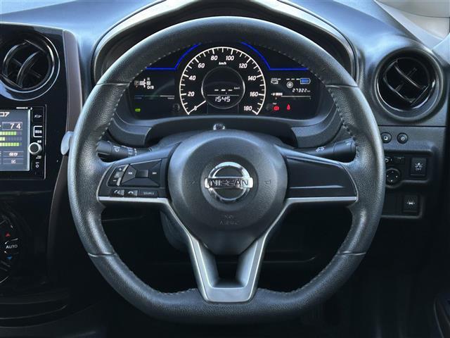 ノート ｅ－パワー　メダリスト　純正メモリナビ（ＣＤ／ＤＶＤ／ＳＤ／Ｂｌｕｅｔｏｏｔｈ／ＵＳＢ／ＭＳＶ／ｉＰｏｄ）フルセグテレビ　アラウンドビューモニター　スマートルームミラー　インテリジェントエマージェンシーブレーキ（7枚目）