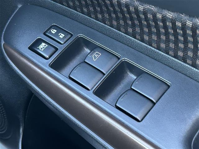 ノート ｅ－パワー　メダリスト　純正メモリナビ（ＣＤ／ＤＶＤ／ＳＤ／Ｂｌｕｅｔｏｏｔｈ／ＵＳＢ／ＭＳＶ／ｉＰｏｄ）フルセグテレビ　アラウンドビューモニター　スマートルームミラー　インテリジェントエマージェンシーブレーキ（9枚目）