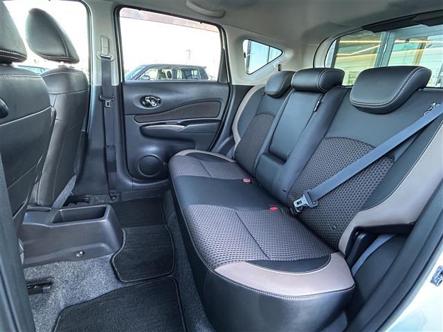 ノート ｅ－パワー　メダリスト　純正メモリナビ（ＣＤ／ＤＶＤ／ＳＤ／Ｂｌｕｅｔｏｏｔｈ／ＵＳＢ／ＭＳＶ／ｉＰｏｄ）フルセグテレビ　アラウンドビューモニター　スマートルームミラー　インテリジェントエマージェンシーブレーキ（20枚目）