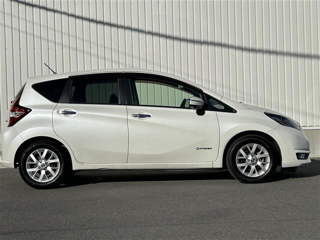 ノート ｅ－パワー　メダリスト　純正メモリナビ（ＣＤ／ＤＶＤ／ＳＤ／Ｂｌｕｅｔｏｏｔｈ／ＵＳＢ／ＭＳＶ／ｉＰｏｄ）フルセグテレビ　アラウンドビューモニター　スマートルームミラー　インテリジェントエマージェンシーブレーキ（25枚目）