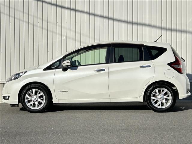 ノート ｅ－パワー　メダリスト　純正メモリナビ（ＣＤ／ＤＶＤ／ＳＤ／Ｂｌｕｅｔｏｏｔｈ／ＵＳＢ／ＭＳＶ／ｉＰｏｄ）フルセグテレビ　アラウンドビューモニター　スマートルームミラー　インテリジェントエマージェンシーブレーキ（26枚目）