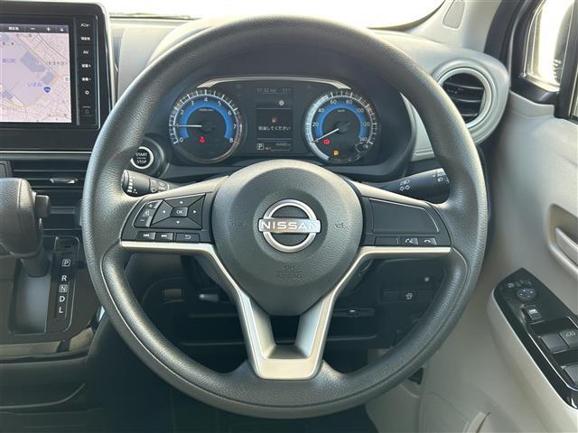 デイズ Ｘ　純正メモリーナビ　ＭＭ２２３－ＤＬ　ＡＭ　ＦＭ　Ｂｌｕｅｔｏｏｔｈ　フルセグＴＶ　前後ドラレコ映像　アラウンドビューモニター　エマージェンシーブレーキ　純正デジタルインナーミラー　電格ミラー　ＥＴＣ（7枚目）