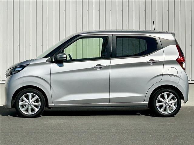 デイズ Ｘ　純正メモリーナビ　ＭＭ２２３－ＤＬ　ＡＭ　ＦＭ　Ｂｌｕｅｔｏｏｔｈ　フルセグＴＶ　前後ドラレコ映像　アラウンドビューモニター　エマージェンシーブレーキ　純正デジタルインナーミラー　電格ミラー　ＥＴＣ（28枚目）