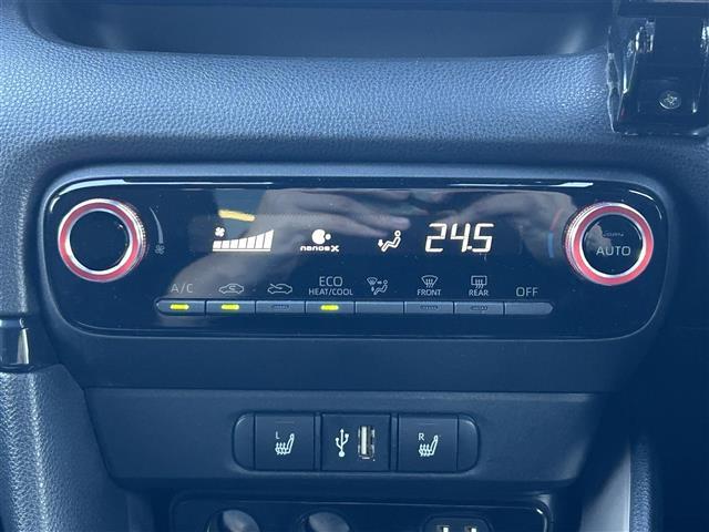 ヤリス ハイブリッドＺ　純正８インチディスプレイオーディオ／ＧＲエアロ／バックカメラ／ＥＴＣ２．０／前後ドラレコ／ステアリングスイッチ／シートヒーター／電動格納ミラー／ドライブモード／ＥＶモード（11枚目）