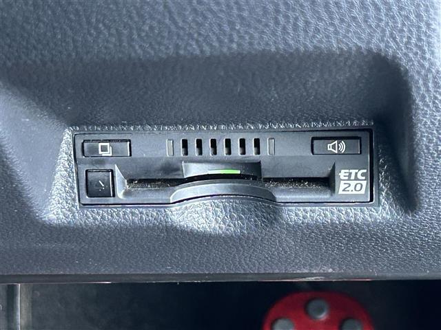ヤリス ハイブリッドＺ　純正８インチディスプレイオーディオ／ＧＲエアロ／バックカメラ／ＥＴＣ２．０／前後ドラレコ／ステアリングスイッチ／シートヒーター／電動格納ミラー／ドライブモード／ＥＶモード（15枚目）