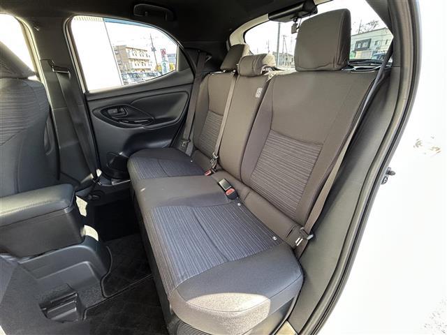 ヤリス ハイブリッドＺ　純正８インチディスプレイオーディオ／ＧＲエアロ／バックカメラ／ＥＴＣ２．０／前後ドラレコ／ステアリングスイッチ／シートヒーター／電動格納ミラー／ドライブモード／ＥＶモード（22枚目）