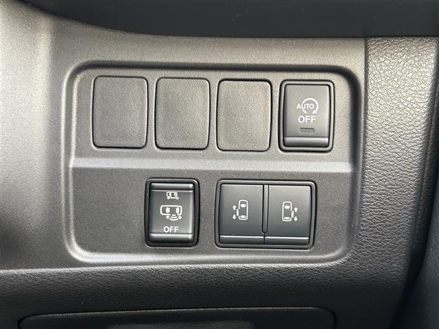 セレナ ハイウェイスター VセレクションII ワンオーナー 純正9インチメモリナビ(CD/DVD/SD/USB/Bluetooth)フルセグテレビ 純正フリップダウンモニター セーフティパックB プロパイロット(11枚目)