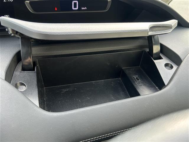 セレナ ハイウェイスター VセレクションII ワンオーナー 純正9インチメモリナビ(CD/DVD/SD/USB/Bluetooth)フルセグテレビ 純正フリップダウンモニター セーフティパックB プロパイロット(13枚目)