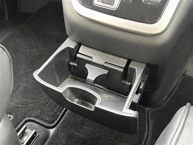 セレナ ハイウェイスター VセレクションII ワンオーナー 純正9インチメモリナビ(CD/DVD/SD/USB/Bluetooth)フルセグテレビ 純正フリップダウンモニター セーフティパックB プロパイロット(18枚目)