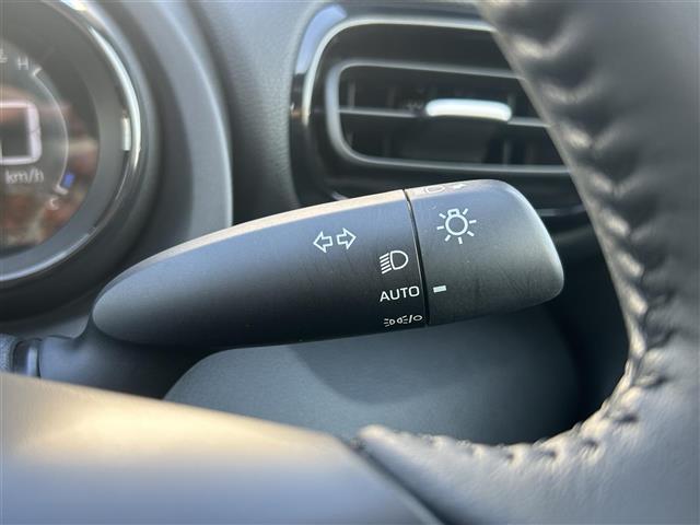 ヤリス ハイブリッドZ 純正ディスプレイオーディオ (FM/AM/BT/Miracast/USB) トヨタセーフティーセンス シートヒーター クルーズコントロール バックカメラ 電格ミラー LTA PCS(8枚目)