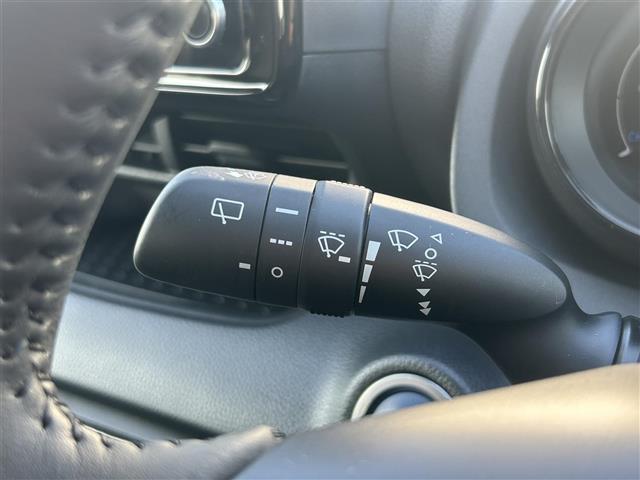 ヤリス ハイブリッドZ 純正ディスプレイオーディオ (FM/AM/BT/Miracast/USB) トヨタセーフティーセンス シートヒーター クルーズコントロール バックカメラ 電格ミラー LTA PCS(9枚目)