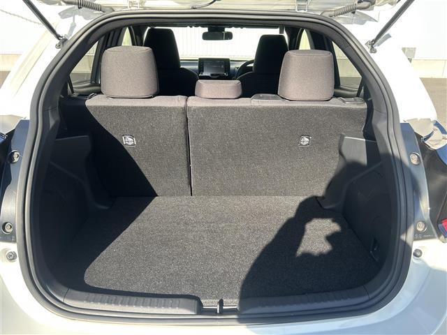 ヤリス ハイブリッドZ 純正ディスプレイオーディオ (FM/AM/BT/Miracast/USB) トヨタセーフティーセンス シートヒーター クルーズコントロール バックカメラ 電格ミラー LTA PCS(30枚目)