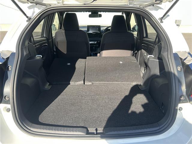 ヤリス ハイブリッドZ 純正ディスプレイオーディオ (FM/AM/BT/Miracast/USB) トヨタセーフティーセンス シートヒーター クルーズコントロール バックカメラ 電格ミラー LTA PCS(31枚目)