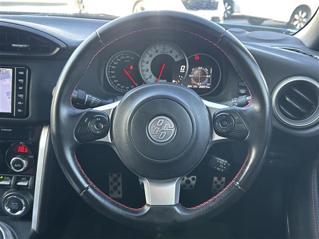 86 GT ブラックリミテッド ☆ワンオーナー☆6MT純正SDナビAMFMCDDVDBTフルセグTVバックカメラハーフレザーシートヒーターD席N席ETC前後ドラレコプッシュスタ(5枚目)