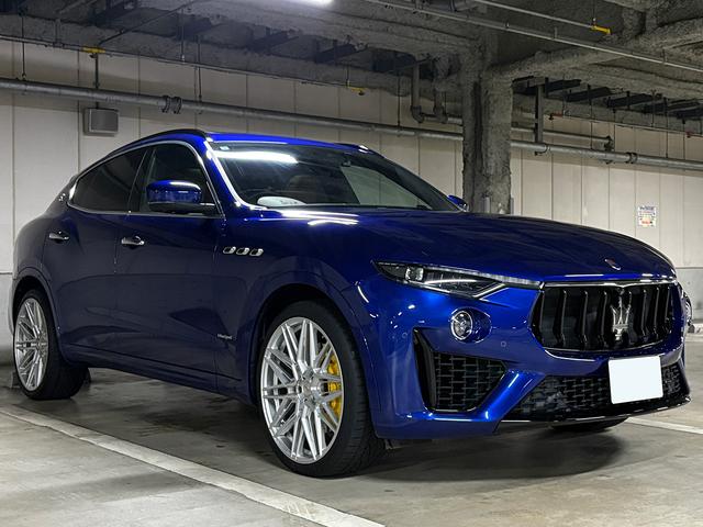 レヴァンテ グランスポーツ　パノラマＳＲ　ＶＯＳＳＥＮ２２インチＡＷ　イエローキャリパー　ローダウン　エアサス　スカイフックシステム　ＬＥＤヘッドライト　ブラウンレザー　ソフトクローズドア　アダプティブＣ　ＢＳＡ　ＣａｒＰｌａｙ（13枚目）