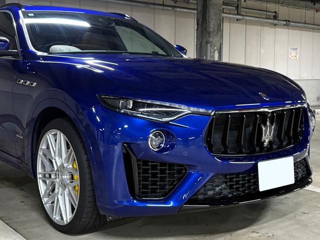 レヴァンテ グランスポーツ　パノラマＳＲ　ＶＯＳＳＥＮ２２インチＡＷ　イエローキャリパー　ローダウン　エアサス　スカイフックシステム　ＬＥＤヘッドライト　ブラウンレザー　ソフトクローズドア　アダプティブＣ　ＢＳＡ　ＣａｒＰｌａｙ（27枚目）