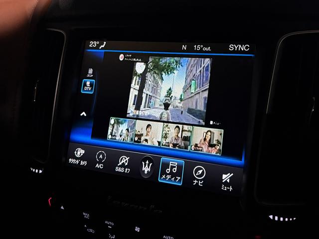 レヴァンテ グランスポーツ　パノラマＳＲ　ＶＯＳＳＥＮ２２インチＡＷ　イエローキャリパー　ローダウン　エアサス　スカイフックシステム　ＬＥＤヘッドライト　ブラウンレザー　ソフトクローズドア　アダプティブＣ　ＢＳＡ　ＣａｒＰｌａｙ（48枚目）