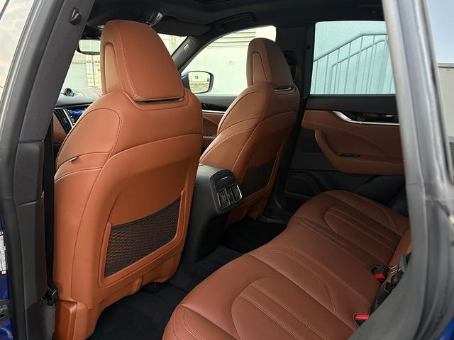 レヴァンテ グランスポーツ　パノラマＳＲ　ＶＯＳＳＥＮ２２インチＡＷ　イエローキャリパー　ローダウン　エアサス　スカイフックシステム　ＬＥＤヘッドライト　ブラウンレザー　ソフトクローズドア　アダプティブＣ　ＢＳＡ　ＣａｒＰｌａｙ（59枚目）