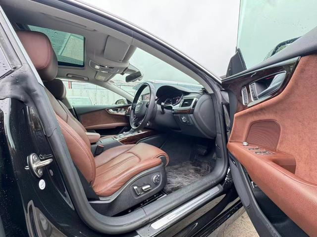 A7スポーツバック 3.0TFSIクワトロ 電動シート Bluetooth 4WD ETC ナビ パーキングアシスト リアエアコン レザーシート HDDナビ(13枚目)