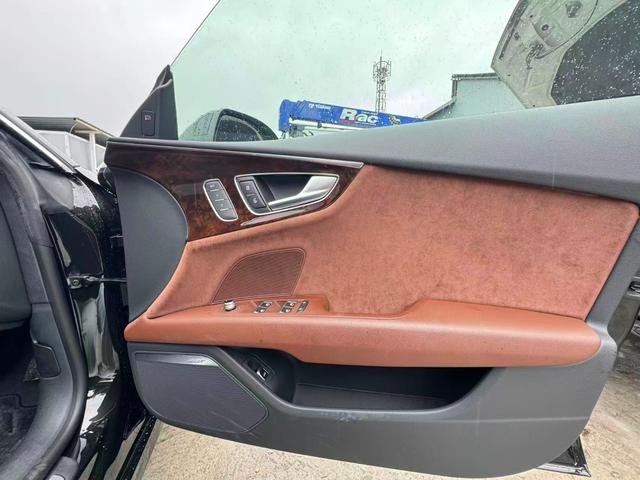 A7スポーツバック 3.0TFSIクワトロ 電動シート Bluetooth 4WD ETC ナビ パーキングアシスト リアエアコン レザーシート HDDナビ(16枚目)