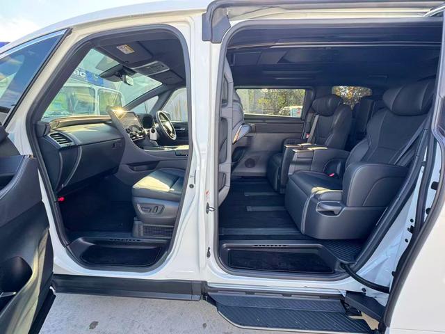 アルファードハイブリッド Z シートクーラー PWバックドア AHB オットマン スマートキー Bluetooth接続 ナビ クルーズコントロール LEDヘッドランプ シートヒーター ETC2.0 3列シート オートライト USB(13枚目)