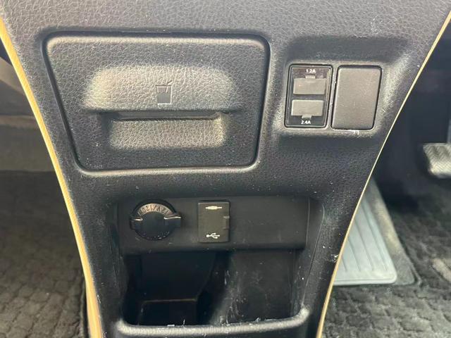 ノア ハイブリッドＸ　衝突安全ボディ　フルフラット　横滑り防止　エアバック　リアクーラー　パワーウィンドウ　ＬＥＤヘッド　キーフリー　ウォークスルー　ＥＴＣ車載器　盗難防止システム　スマートキー　パワステ　三列シート（33枚目）