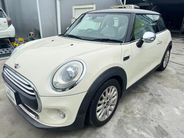ＭＩＮＩ クーパー　ｂｌｕｅｔｏｏｔｈ　運転席エアバッグ　カーテンエアバッグ　ＰＷ　ＥＴＣ　ＡＢＳ　エアコン　盗難防止システム　パワーステアリング　運転席助手席エアバック（5枚目）