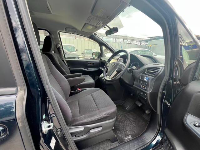 ヴォクシー ハイブリッドＶ（15枚目）