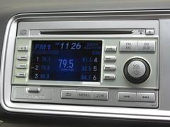 ライフに付いているホンダ純正オーディオ（６ＷＴ４）はＣＤプレーヤー・ＡＭ／ＦＭチューナー付です。お好みの音楽を聞きながらのドライブは楽しさ倍増ですね！ 5