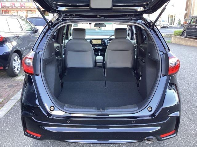 フィット ＲＳ　元デモカー　ＡＷ　メモリーナビ　コーナーセンサー　イモビライザー　地デジフルセグ　リアカメラ　ＬＥＤヘッドライト　アイドリングストップ　エアコン　ＥＴＣ車載器　キーレス　スマートキー　禁煙　ＡＢＳ（20枚目）