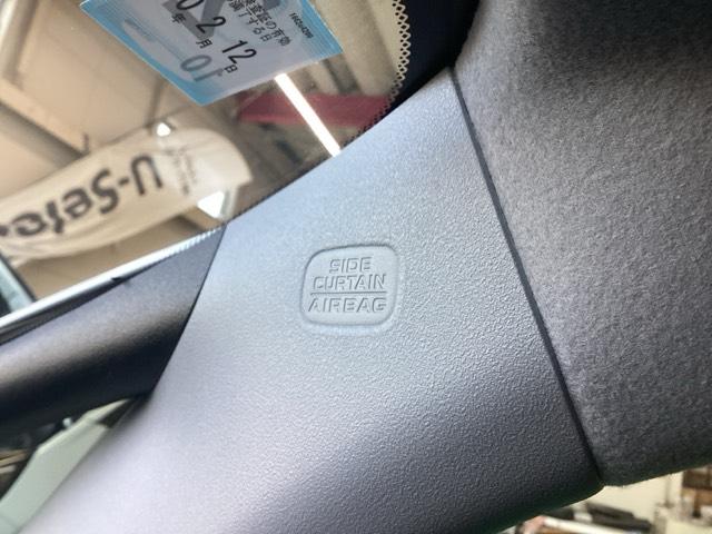 フィット ｅ：ＨＥＶホーム　ホンダセンシング　ホンダコネクトナビ＆Ｒカメラ　ドラレコ　サイドエアバック　ＥＴＣ　フルオートエアコン　前後誤発進抑制機能　クリソナ　助手席エアバッグ　運転席エアバッグ　１オナ　アイドリングストップ（13枚目）