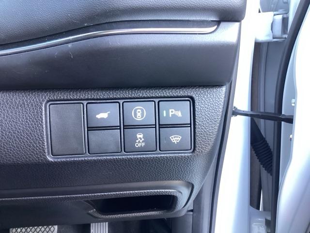 ヴェゼル e:HEVZ ホンダセンシング ホンダコネクトディスプレイ&マルチビューカメラ ドラレコ サイドエアバック ETC フルオートエアコン 盗難防止装置 Rカメラ 記録簿 フルセグテレビ スマ-トキ- Pセンサー 禁煙(19枚目)