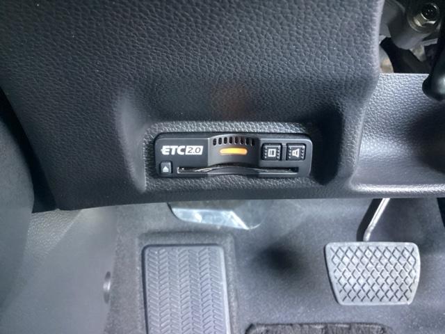 ヴェゼル e:HEVZ ホンダセンシング ホンダコネクトディスプレイ&マルチビューカメラ ドラレコ サイドエアバック ETC フルオートエアコン 盗難防止装置 Rカメラ 記録簿 フルセグテレビ スマ-トキ- Pセンサー 禁煙(20枚目)