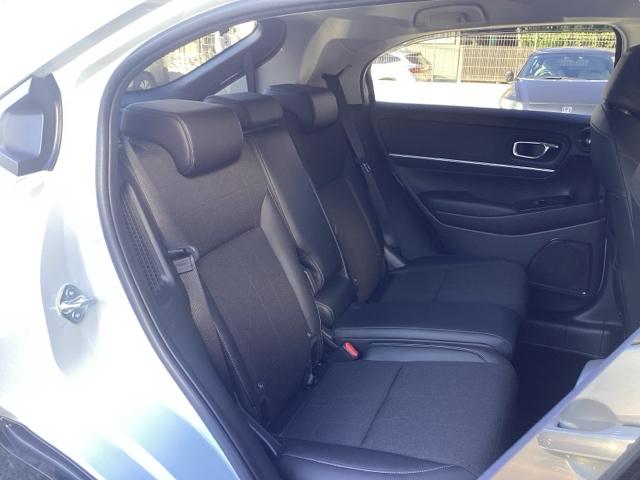 ヴェゼル e:HEVZ ホンダセンシング ホンダコネクトディスプレイ&マルチビューカメラ ドラレコ サイドエアバック ETC フルオートエアコン 盗難防止装置 Rカメラ 記録簿 フルセグテレビ スマ-トキ- Pセンサー 禁煙(23枚目)