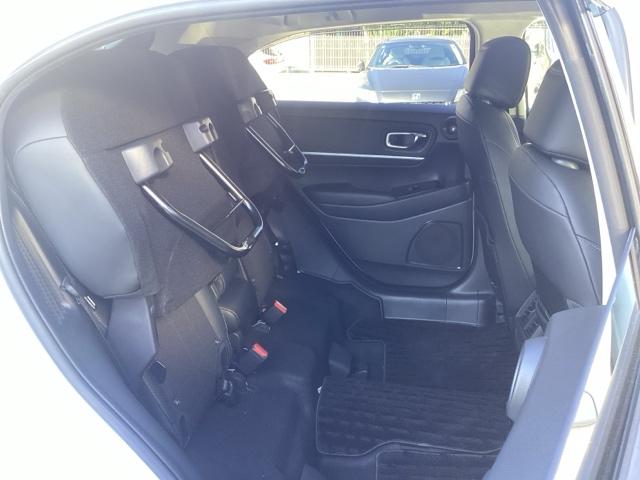 ヴェゼル e:HEVZ ホンダセンシング ホンダコネクトディスプレイ&マルチビューカメラ ドラレコ サイドエアバック ETC フルオートエアコン 盗難防止装置 Rカメラ 記録簿 フルセグテレビ スマ-トキ- Pセンサー 禁煙(28枚目)