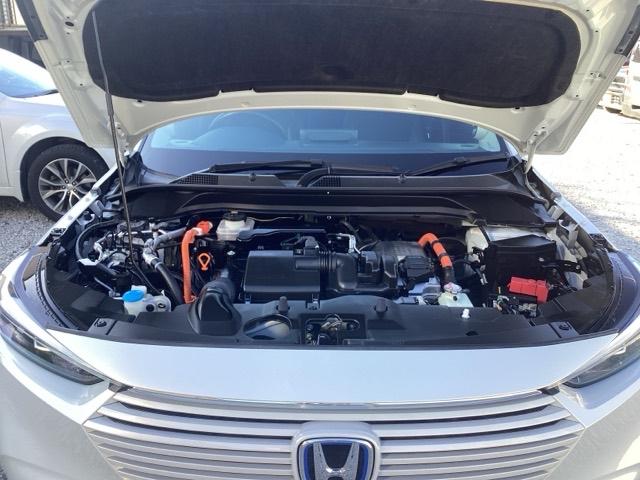 ヴェゼル e:HEVZ ホンダセンシング ホンダコネクトディスプレイ&マルチビューカメラ ドラレコ サイドエアバック ETC フルオートエアコン 盗難防止装置 Rカメラ 記録簿 フルセグテレビ スマ-トキ- Pセンサー 禁煙(31枚目)