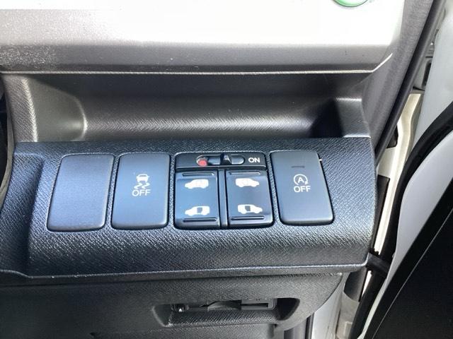 ステップワゴンスパーダ Ｚ　ワンオーナー、禁煙、ギャザスメモリーナビ＆Ｒカメラ、電動スライドドア、ＥＴＣ、フルオートエアコン　横滑防止　イモビ　地デジＴＶ　バックモニタ－　３列シ－ト　キーフリー　パワーウィンド　禁煙車両　１オナ（16枚目）