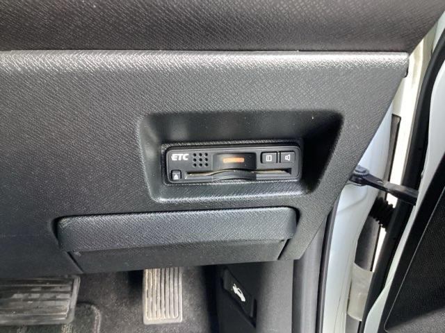 ステップワゴンスパーダ Ｚ　ワンオーナー、禁煙、ギャザスメモリーナビ＆Ｒカメラ、電動スライドドア、ＥＴＣ、フルオートエアコン　横滑防止　イモビ　地デジＴＶ　バックモニタ－　３列シ－ト　キーフリー　パワーウィンド　禁煙車両　１オナ（17枚目）