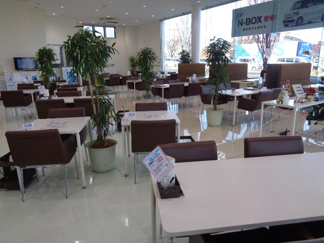 ステップワゴン ｅ：ＨＥＶスパーダプレミアムライン　雹害車　ホンダセンシング　ホンダコネクトナビ＆マルチビューカメラ　ドラレコ　動スライドドア　サイドエアバック　ＥＴＣ　フルオートエアコン　マルチカメラ　Ｐテールゲート　両側自動ドア　Ｆセグ　ＵＳＢ接続（54枚目）