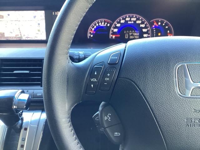 �n���h���I�[�f�B�I�����R���B�茳�ŃI�[�f�B�I�̑��삪�\�ł��B���s���ł��n���h�������𗣂����ɑ��삪�ł��Ĉ��S�ł��B