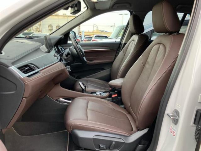 Ｘ１ ４ＷＤ　ｘＤｒｉｖｅ１８ｄ　ｘライン　純正　８インチ　ＳＤナビ／衝突安全装置／シートヒーター　前席／車線逸脱防止支援システム／シート　フルレザー／パーキングアシスト　自動操舵／ドライブレコーダー　前後／ヘッドランプ　ＬＥＤ／ＥＴＣ　４ＷＤ（6枚目）