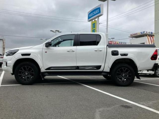 ハイラックス ４ＷＤ　Ｚ　ＧＲスポーツ　ディスプレイオーディオ＋ナビ８インチ／トヨタセーフティセンス／パノラミックビューモニター／車線逸脱防止支援システム／シート　ハーフレザー／パーキングアシスト　バックガイド　衝突被害軽減システム　４ＷＤ（2枚目）