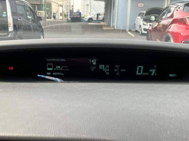 プリウス S 新品タイヤ/純正 SDナビ/ETC/EBD付ABS/横滑り防止装置/アイドリングストップ/ワンセグTV/DVD/エアバッグ 運転席/エアバッグ 助手席/エアバッグ サイド DVD再生 盗難防止装置(13枚目)